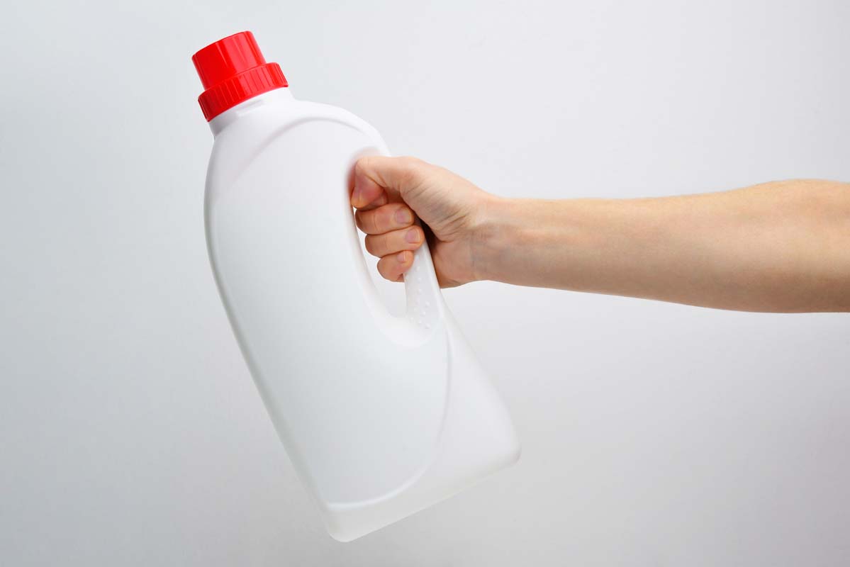 Cleaning mold from a bathroom surface