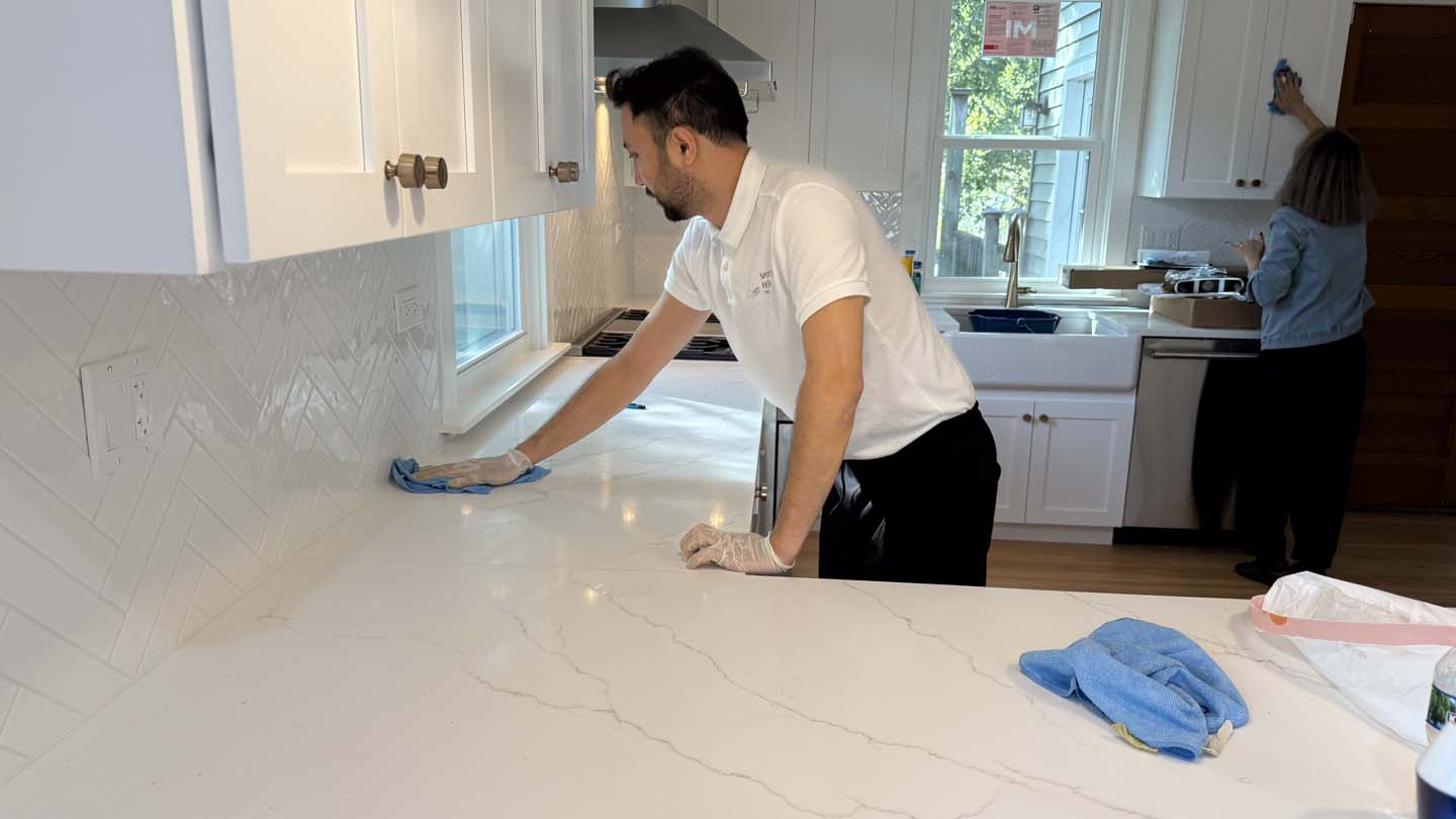 Deep cleaning of a Chicago home interior